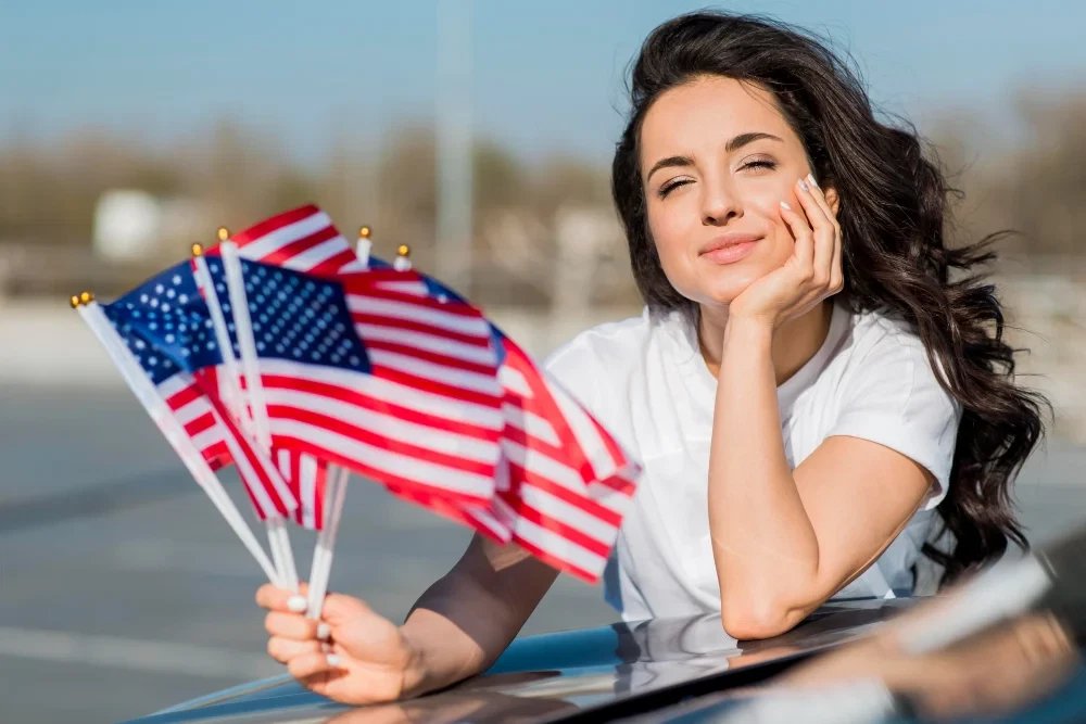 Immigrant taking the oath of citizenship at a U.S. naturalization ceremony